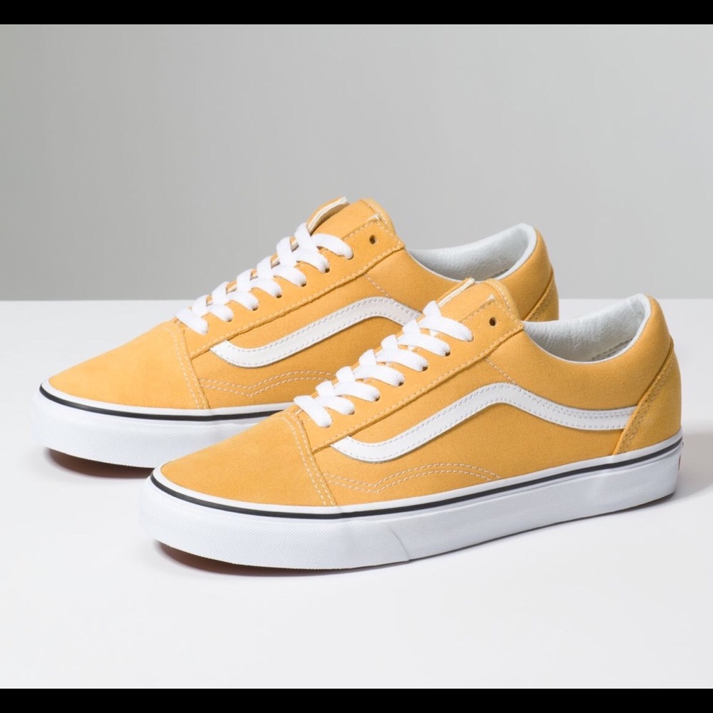 Vans Old Skool in ochre/true white